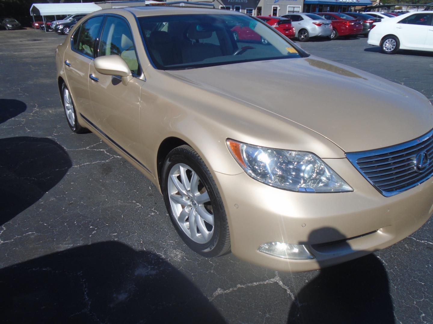 2007 Lexus LS 460 Luxury Sedan (JTHBL46F275) with an 4.6L V8 DOHC 32V engine, 8-Speed Automatic Overdrive transmission, located at 6112 N Florida Avenue, Tampa, FL, 33604, (888) 521-5131, 27.954929, -82.459534 - Photo#2